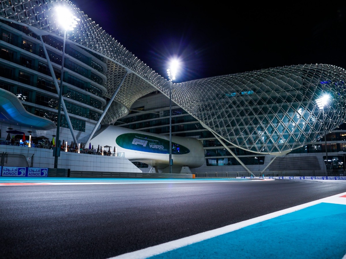 F1 Travel Review Yas Marina Circuit, Abu Dhabi